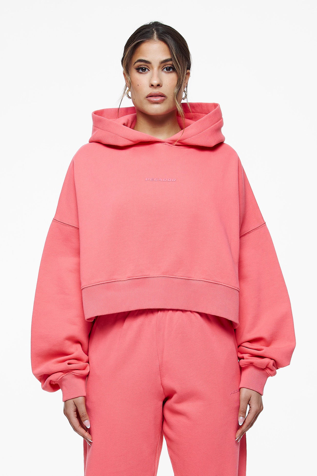 Pegador Salita Oversized Cropped Hoodie Vintage Washed Strawberry Gum Hauptansicht aus der Finer Things Kollektion für DaHerren