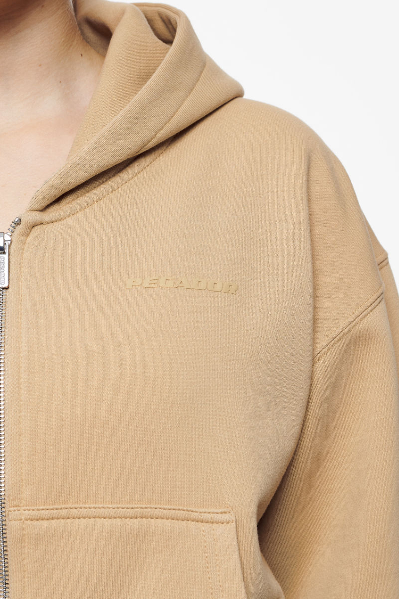 Pegador Valinda Cropped Zip Hoodie Vintage Washed Espresso Gum Detailshot aus der Finer Things Kollektion für DaHerren