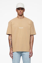 Pegador Colne Logo Oversized Tee Vintage Washed Espresso Seitenansicht aus der Finer Things Kollektion für Herren