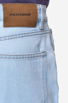 Pegador Baltra Baggy Jeans Washed Cold Blue Detailshot aus der PEGADOR® Jeans Kollektion für Herren