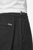 Pegador Ashton Parachute Pants Black Detailshot aus der PEGADOR® Jeans Kollektion für Herren