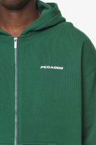 Pegador Colne Logo Oversized Sweat Jacket Vintage Washed British Green Gum Detailshot aus der Built to Last Kollektion für Herren