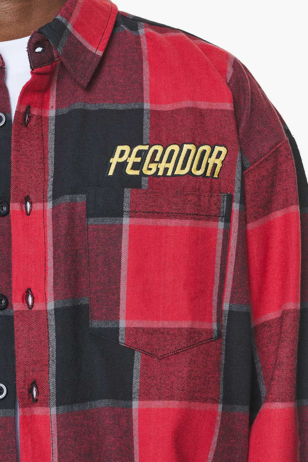 Pegador Eastfield Flannel Shirt Washed Royal Red Onyx Black Detailshot aus der Built to Last Kollektion für Herren