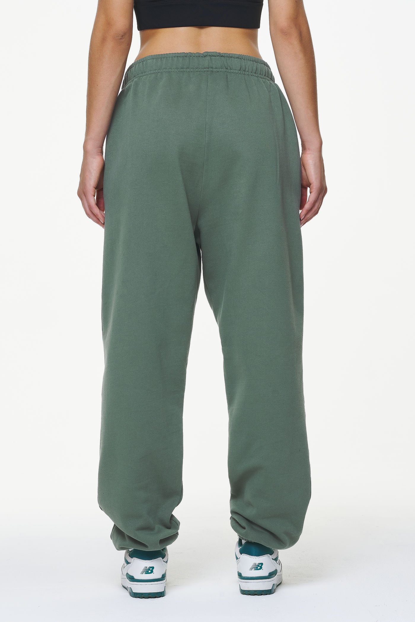 Pegador Durward High Waisted Sweat Pants Vintage Washed Garden Green Gegenansicht aus der Built to Last Kollektion für DaHerren