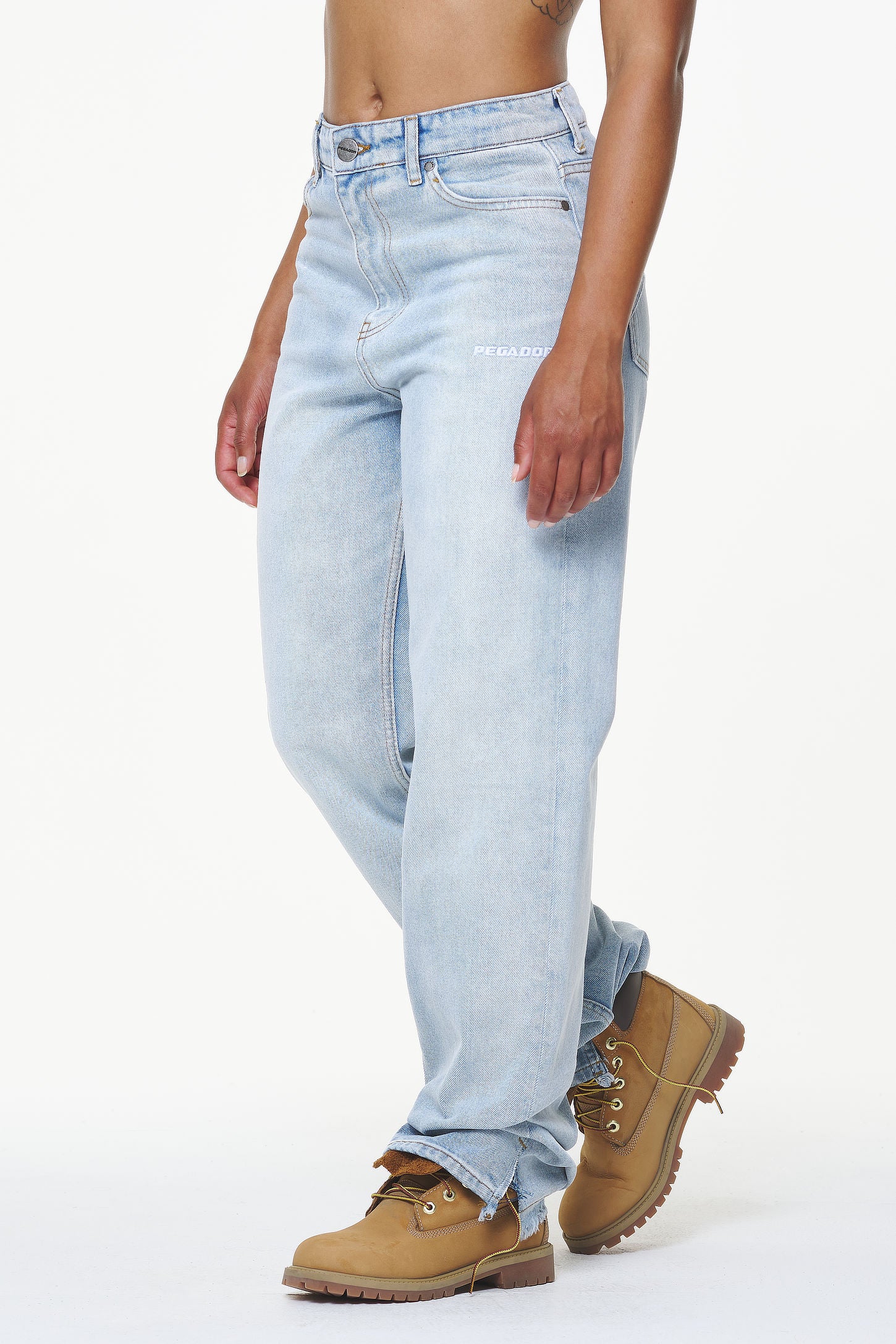 Pegador Terrance Wide Jeans Washed Light Blue Hauptansicht aus der Built to Last Kollektion für DaHerren