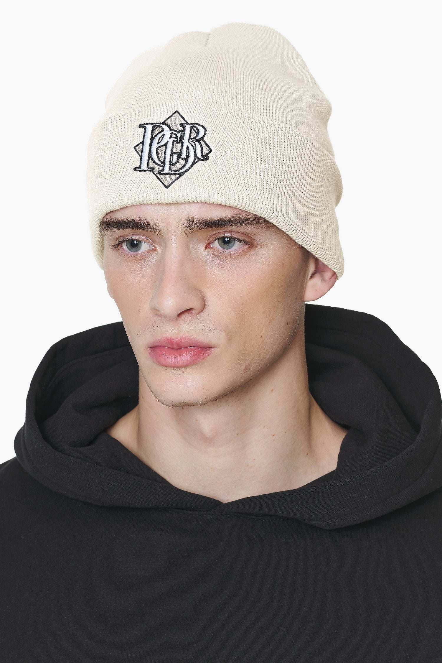 Pegador Kingson Beanie Kingdom Beige Hauptansicht aus der Built to Last Kollektion für Herren