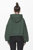 Pegador Salita Oversized Cropped Hoodie Washed Sage Green Gum Gegenansicht aus der Do not Disturb Kollektion für DaHerren