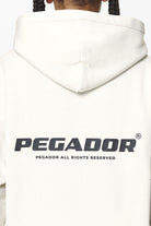 Pegador Atna Logo Oversized Hoodie Washed Salty Cream Detailshot aus der Do not Disturb Kollektion für DaHerren