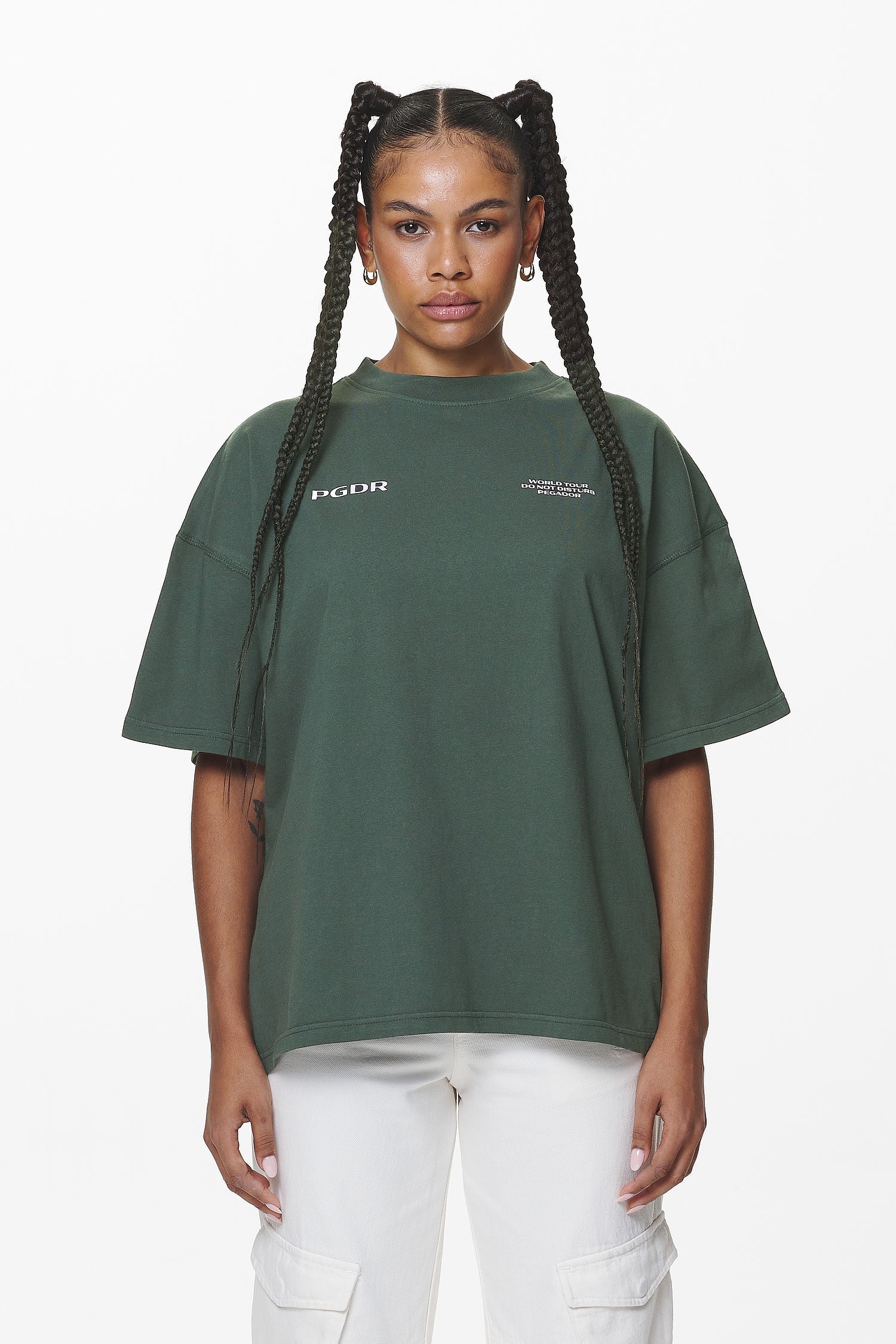 Pegador Vrena Heavy Oversized Tee Washed Sage Green Gegenansicht aus der Do not Disturb Kollektion für DaHerren