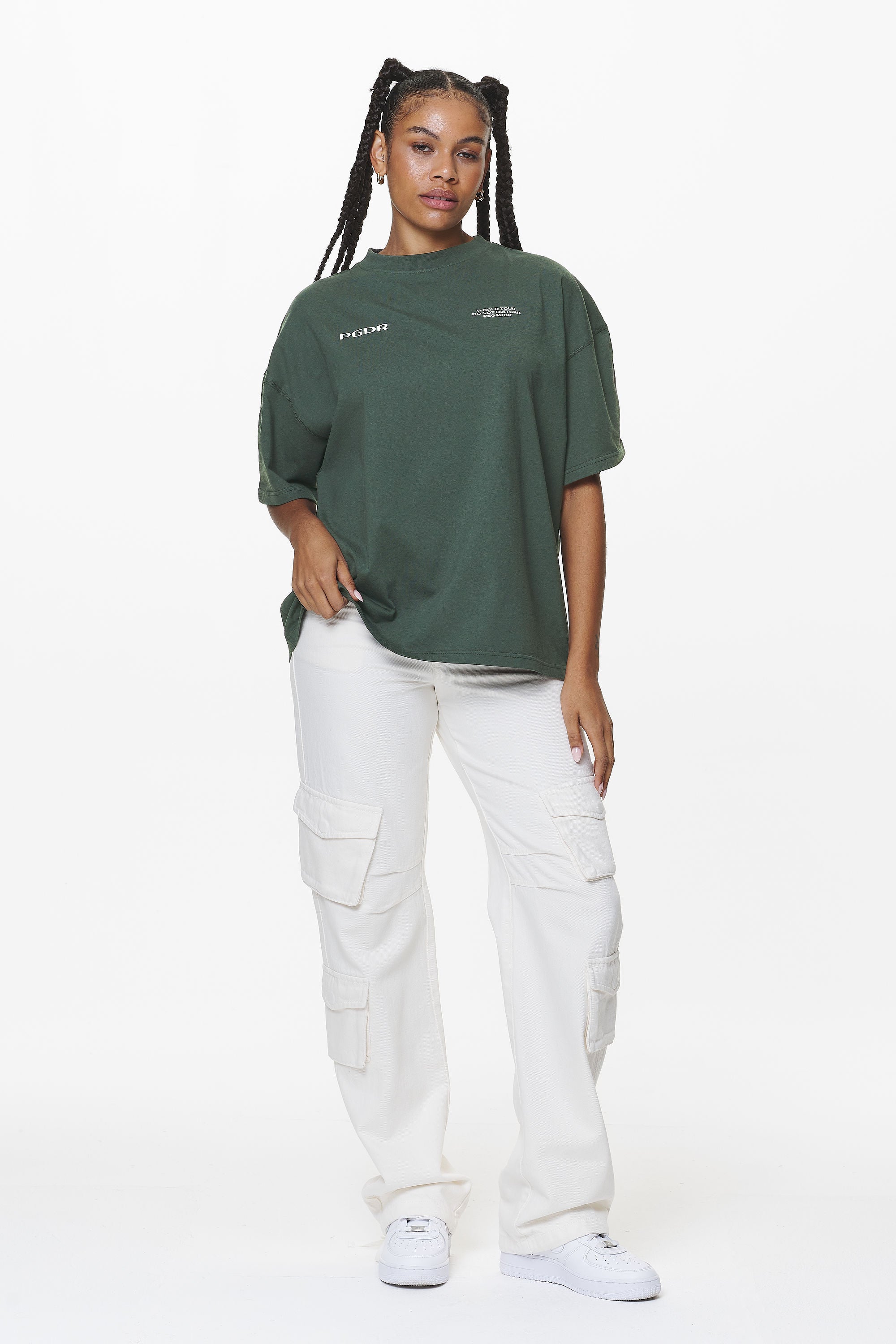 Pegador Vrena Heavy Oversized Tee Washed Sage Green Seitenansicht aus der Do not Disturb Kollektion für DaHerren