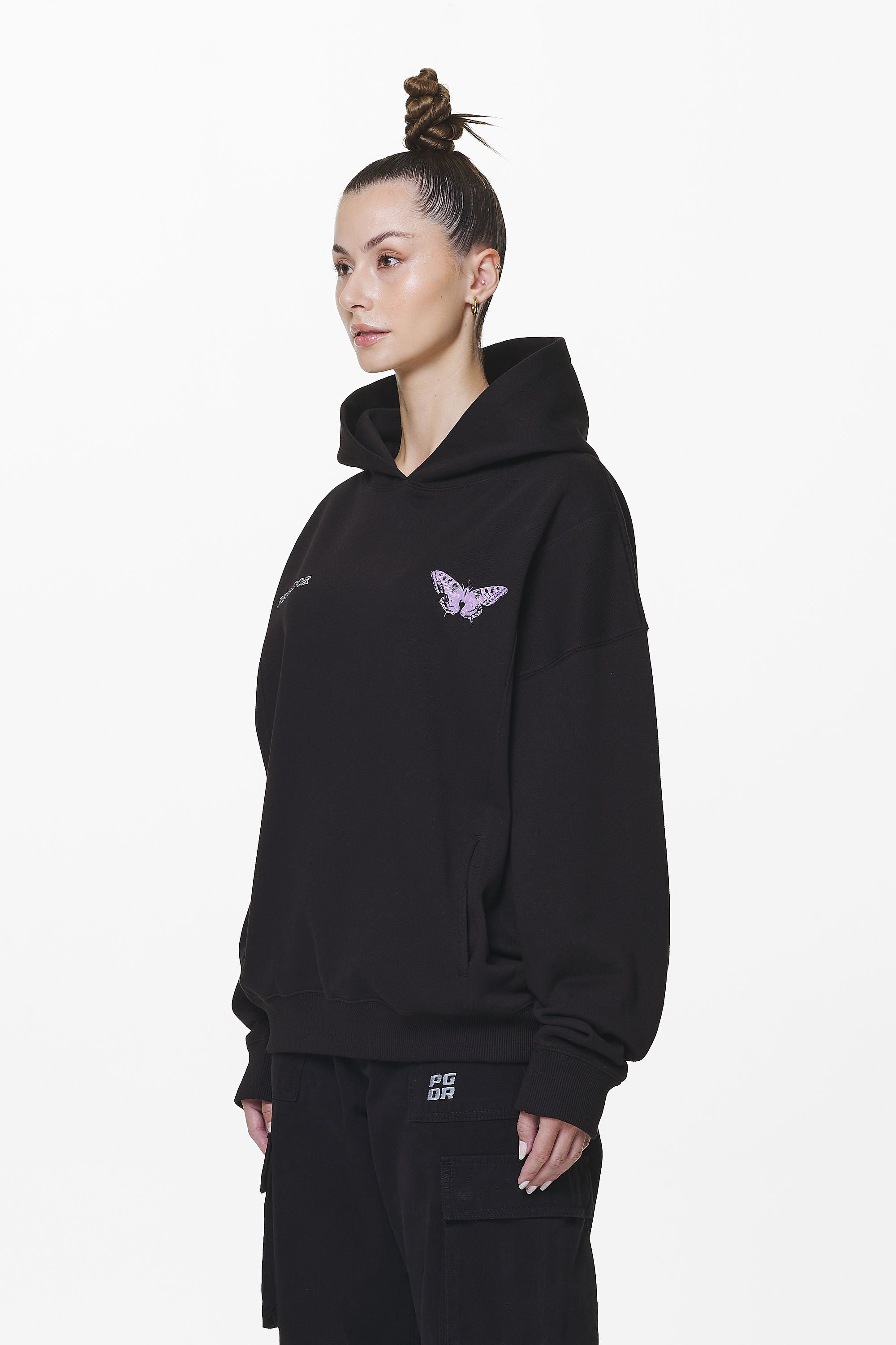 Pegador EIRA OVERSIZED HOODIE BLACK Gegenansicht aus der Do not Disturb Kollektion für DaHerren