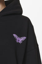 Pegador EIRA OVERSIZED HOODIE BLACK Detailshot aus der Do not Disturb Kollektion für DaHerren