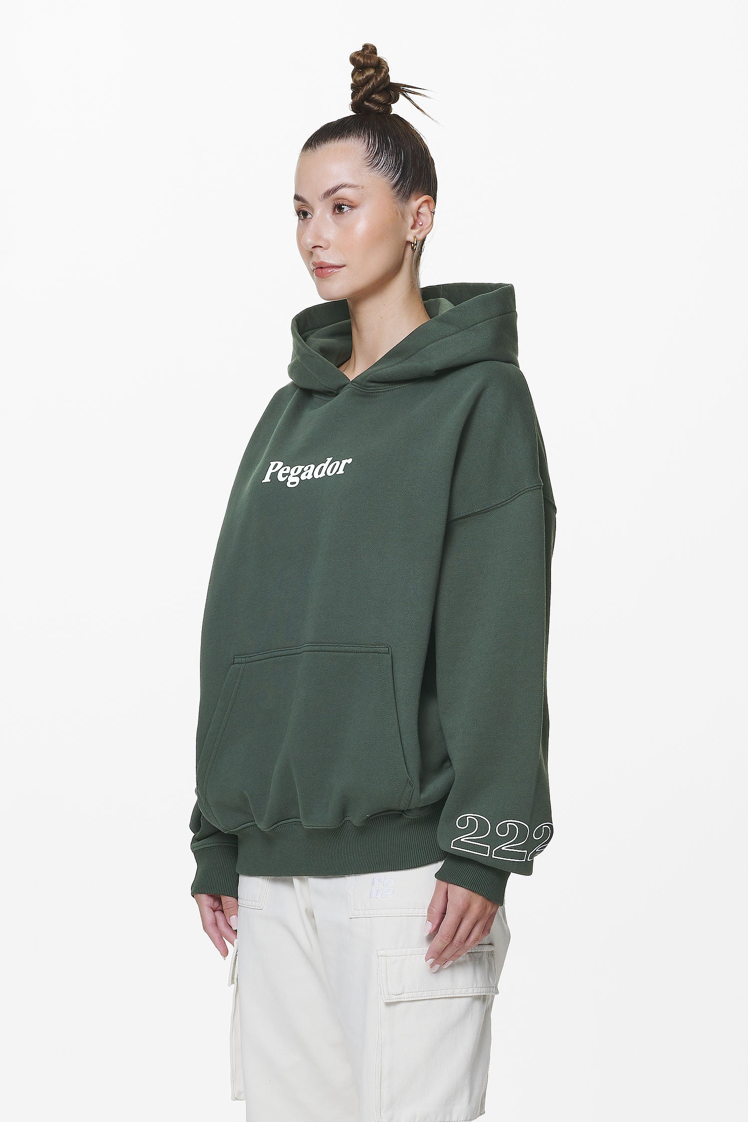 Pegador Habo Oversized Hoodie Washed Sage Green Gegenansicht aus der Do not Disturb Kollektion für DaHerren