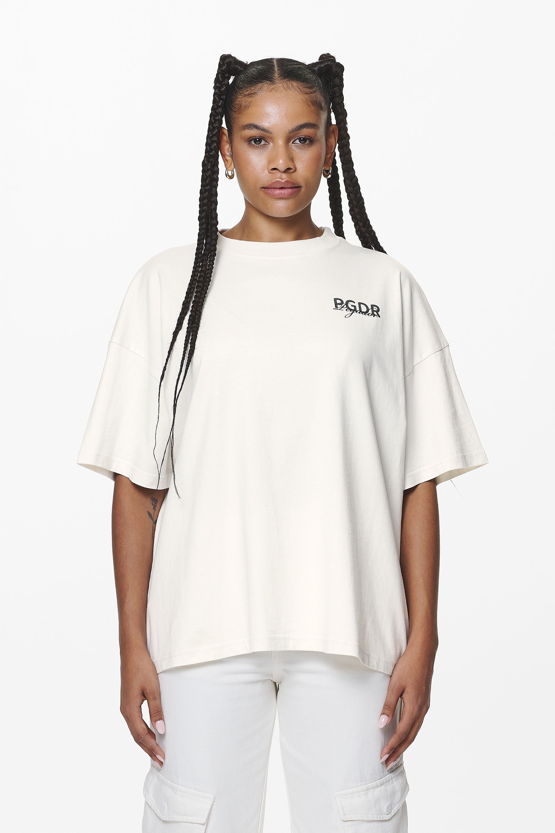 Pegador Sona Heavy Oversized Tee Washed Salty Cream Seitenansicht aus der Do not Disturb Kollektion für DaHerren