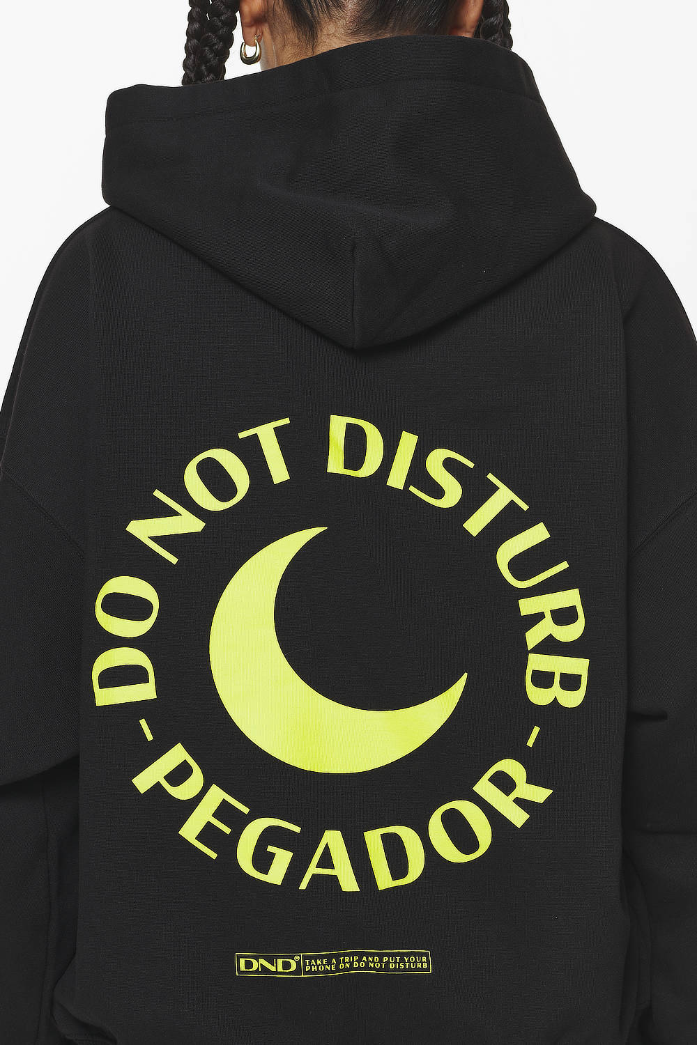 Pegador Ekne Oversized Hoodie Black Detailshot aus der Do not Disturb Kollektion für DaHerren