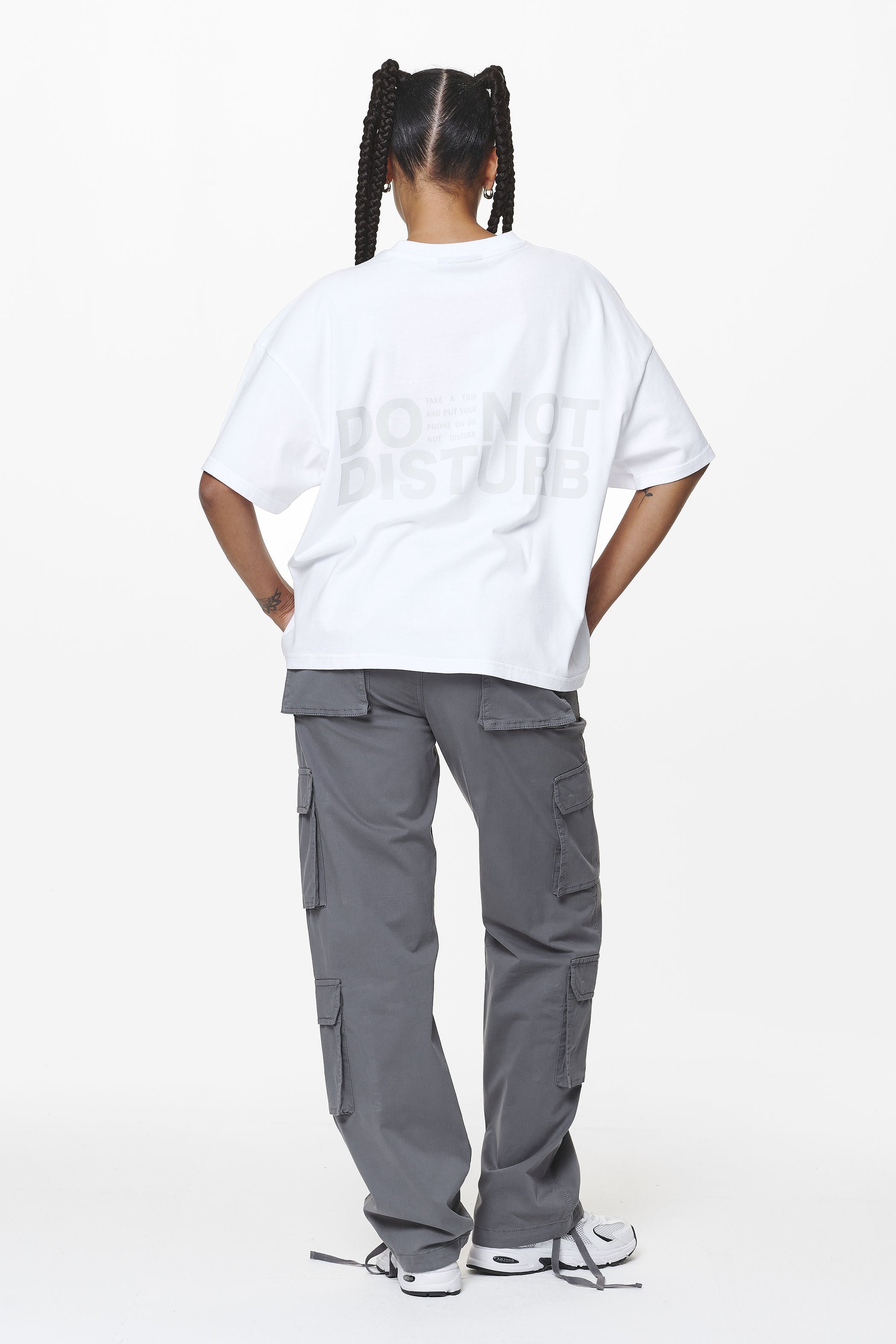 Pegador Groven Heavy Oversized Tee White Ganzkörper Bild aus der Do not Disturb Kollektion für DaHerren