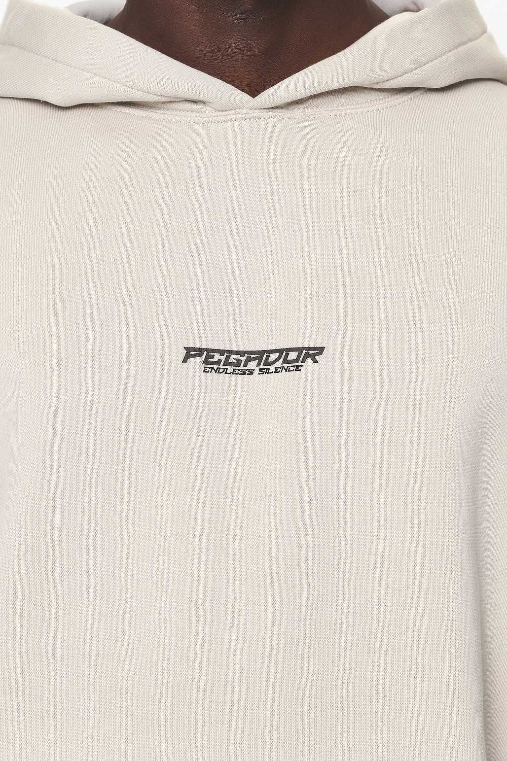 Pegador Fenton Oversized Hoodie Washed Dust Cream Detailshot aus der Do not Disturb Kollektion für Herren