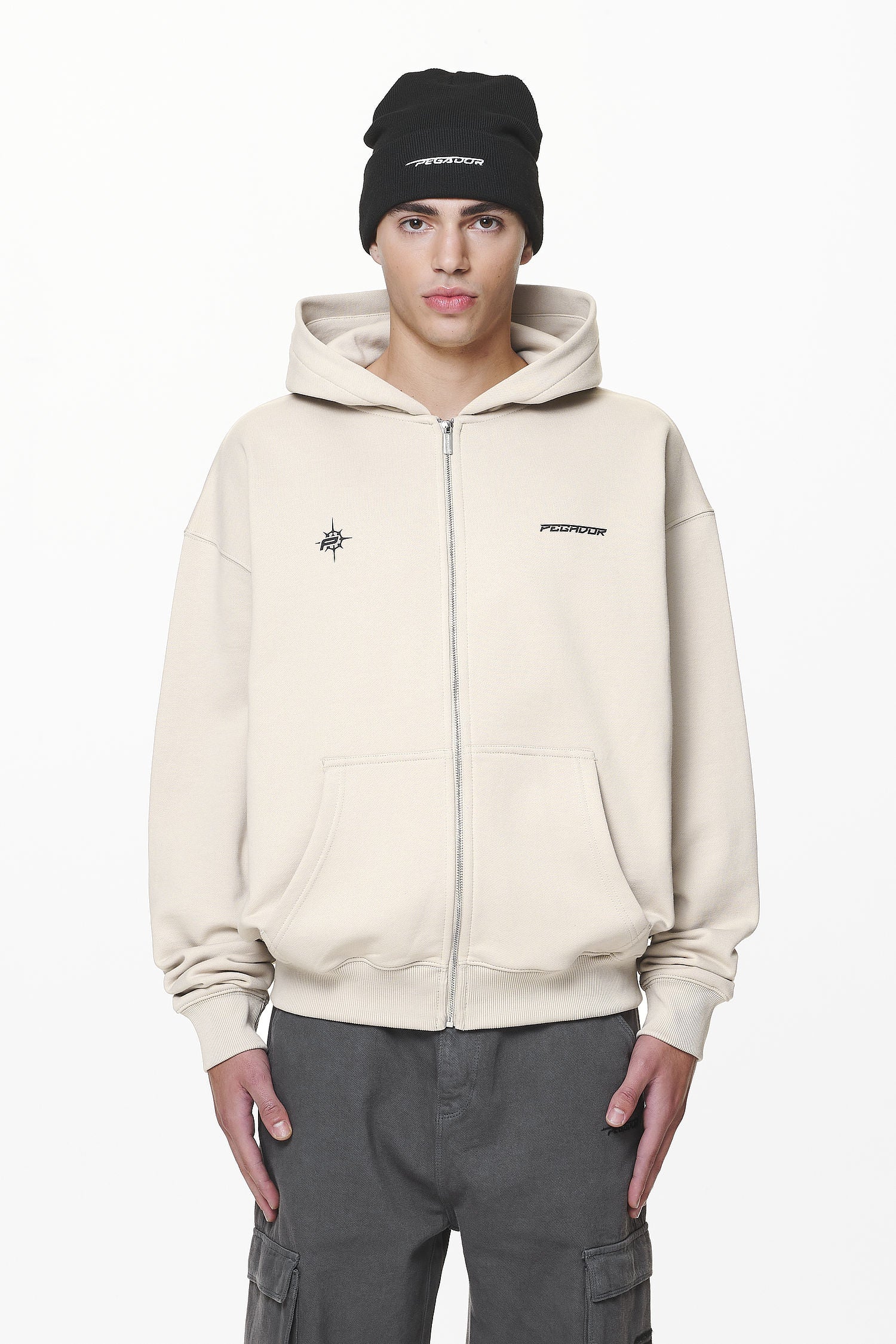 Pegador Gien Oversized Sweat Jacket Washed Dust Cream Seitenansicht aus der Do not Disturb Kollektion für Herren