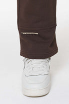 Pegador Tacona Carpenter Sweat Pants Washed Oak Brown Detailshot aus der Do not Disturb Kollektion für Herren