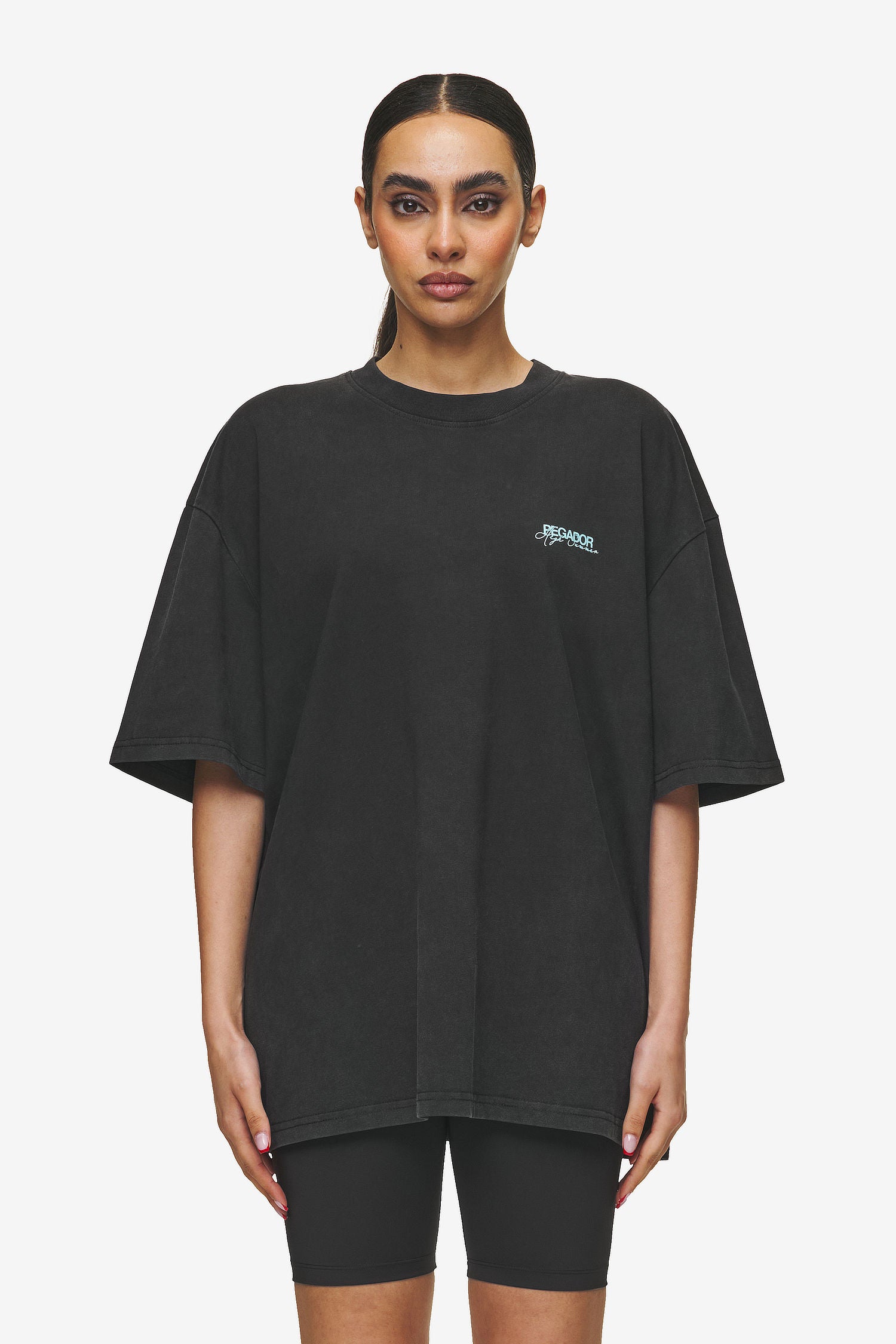 Pegador Patino Oversized Tee Vintage Black Seitenansicht aus der High summer Kollektion für DaHerren