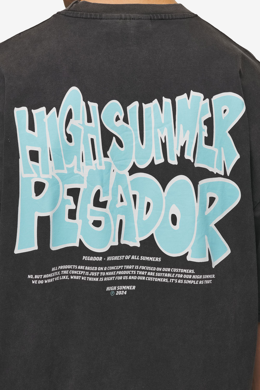 Pegador Farrar Boxy Tee Vintage Black Detailshot aus der High summer Kollektion für Herren