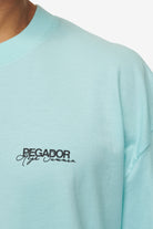 Pegador Patino Oversized Tee Washed Sky Blue Detailshot aus der High summer Kollektion für Herren