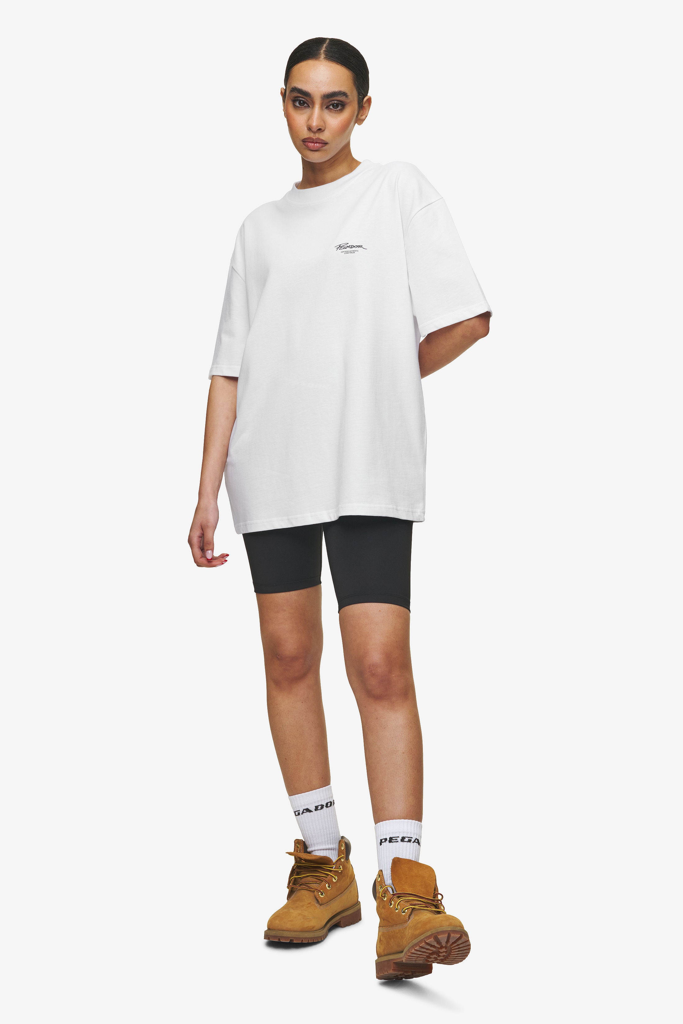 Pegador Banberry Oversized Tee White Ganzkörper Bild aus der High summer Kollektion für DaHerren