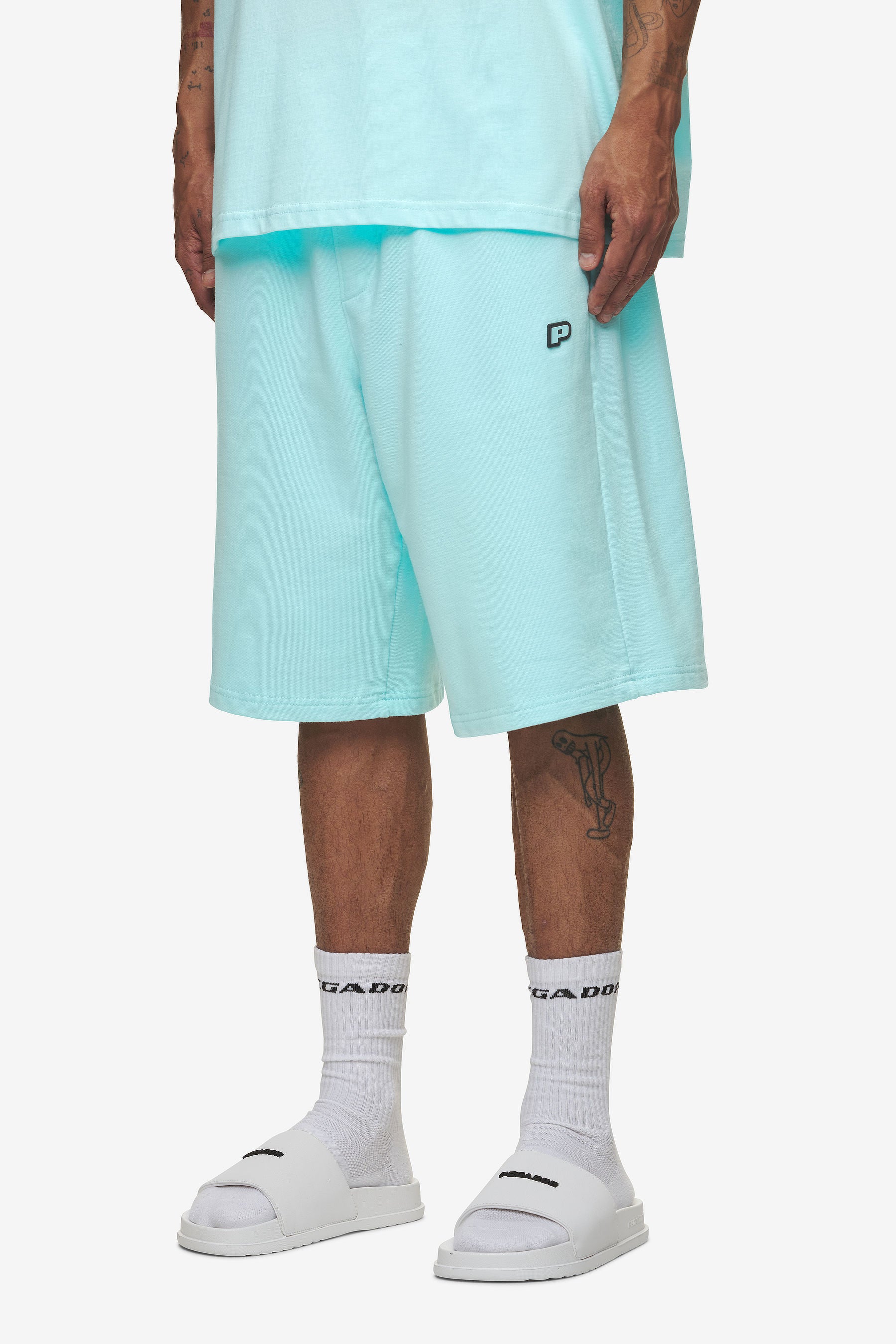 Pegador Leono Overknee Heavy Sweat Shorts Washed Sky Blue Gum Hauptansicht aus der High summer Kollektion für Herren