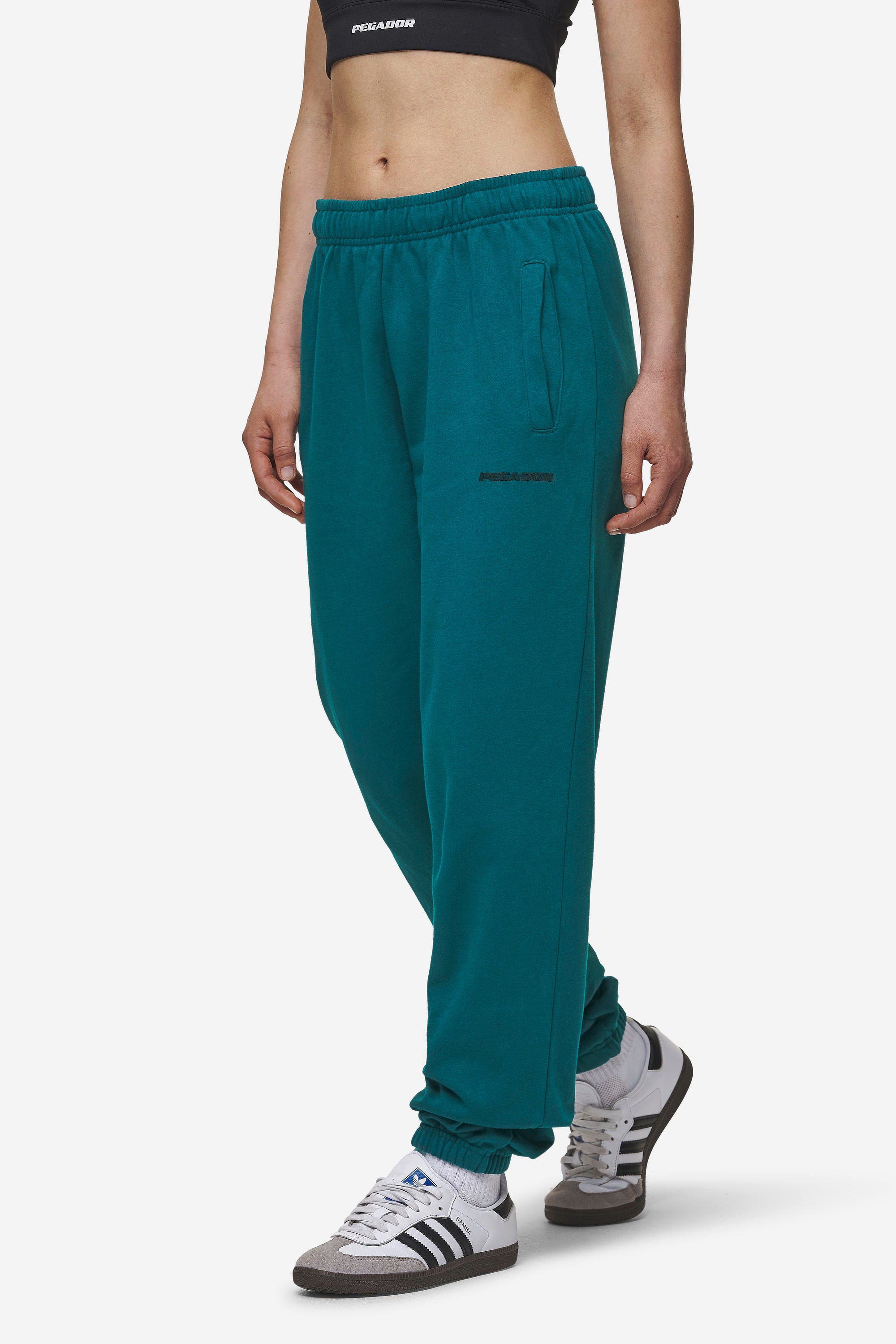 Pegador Villa High Waisted Sweat Pants Washed Urban Turquoise Black Gum Hauptansicht aus der Most Alive Kollektion für DaHerren