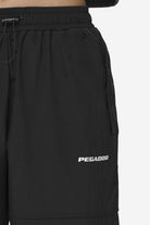 Pegador Yuri Tracksuit Pants Black Detailshot aus der Most Alive Kollektion für DaHerren