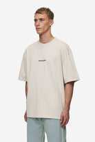 Pegador Colne Logo Oversized Tee Washed Light Beige Anthracite Gegenansicht aus der Most Alive Kollektion für Herren