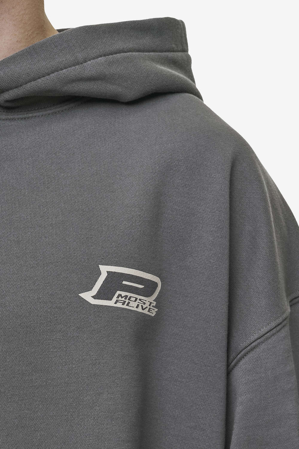 Pegador Fox Oversized Hoodie Washed Anthracite Detailshot aus der Most Alive Kollektion für Herren