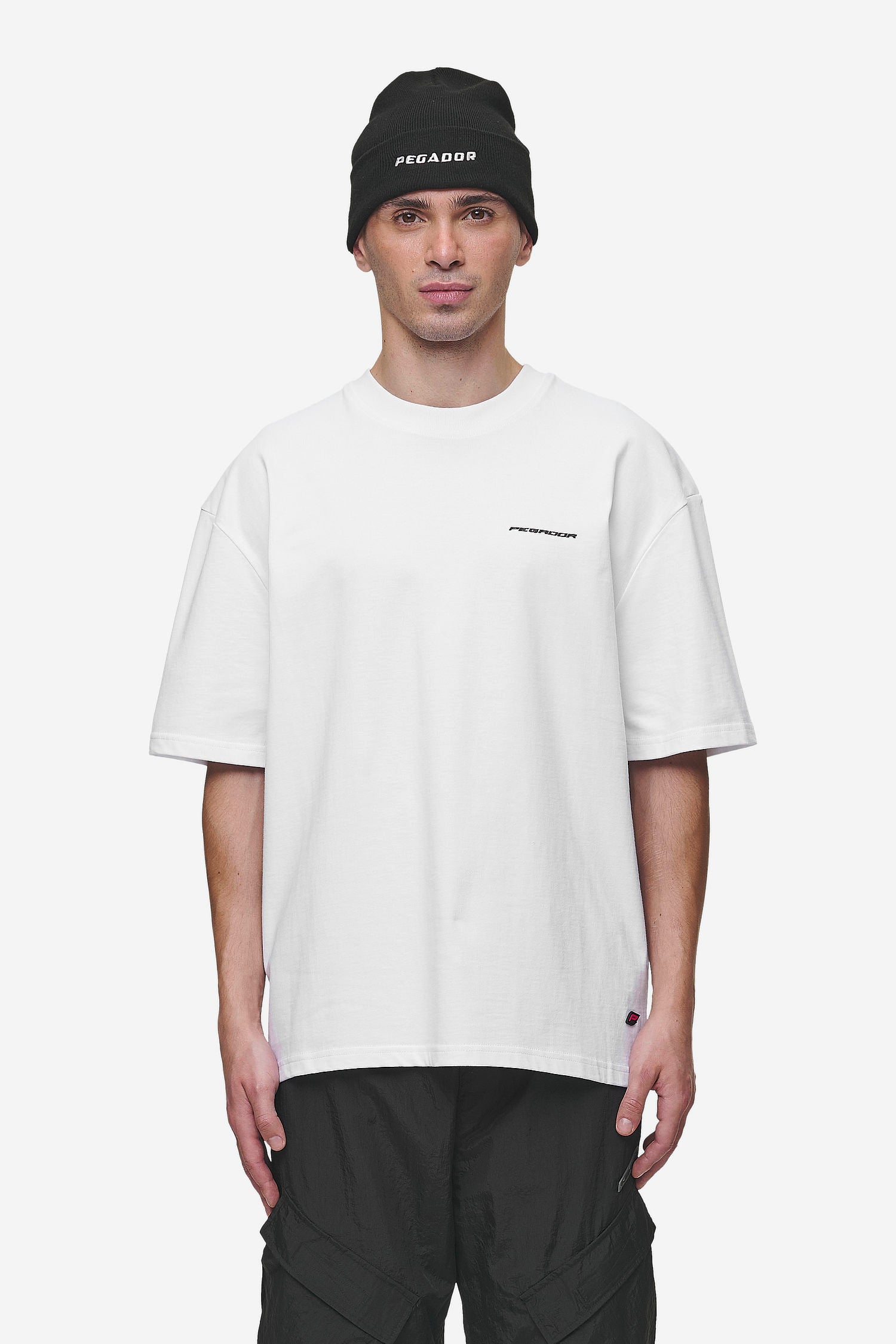 Pegador Charles Oversized Tee White Seitenansicht aus der Most Alive Kollektion für Herren