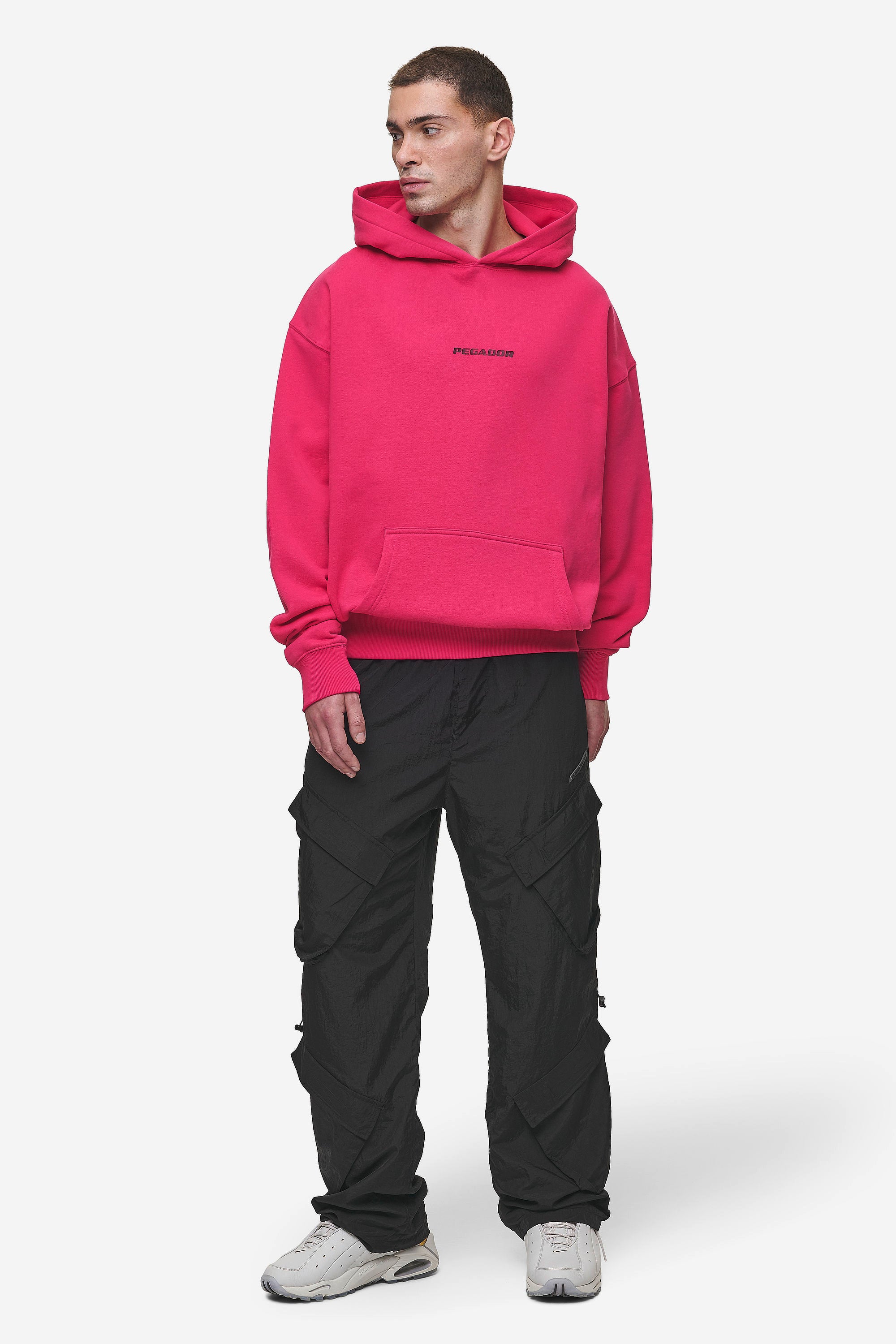 Pegador Colne Logo Oversized Hoodie Washed Virtual Pink Black Ganzkörper Bild aus der Most Alive Kollektion für Herren