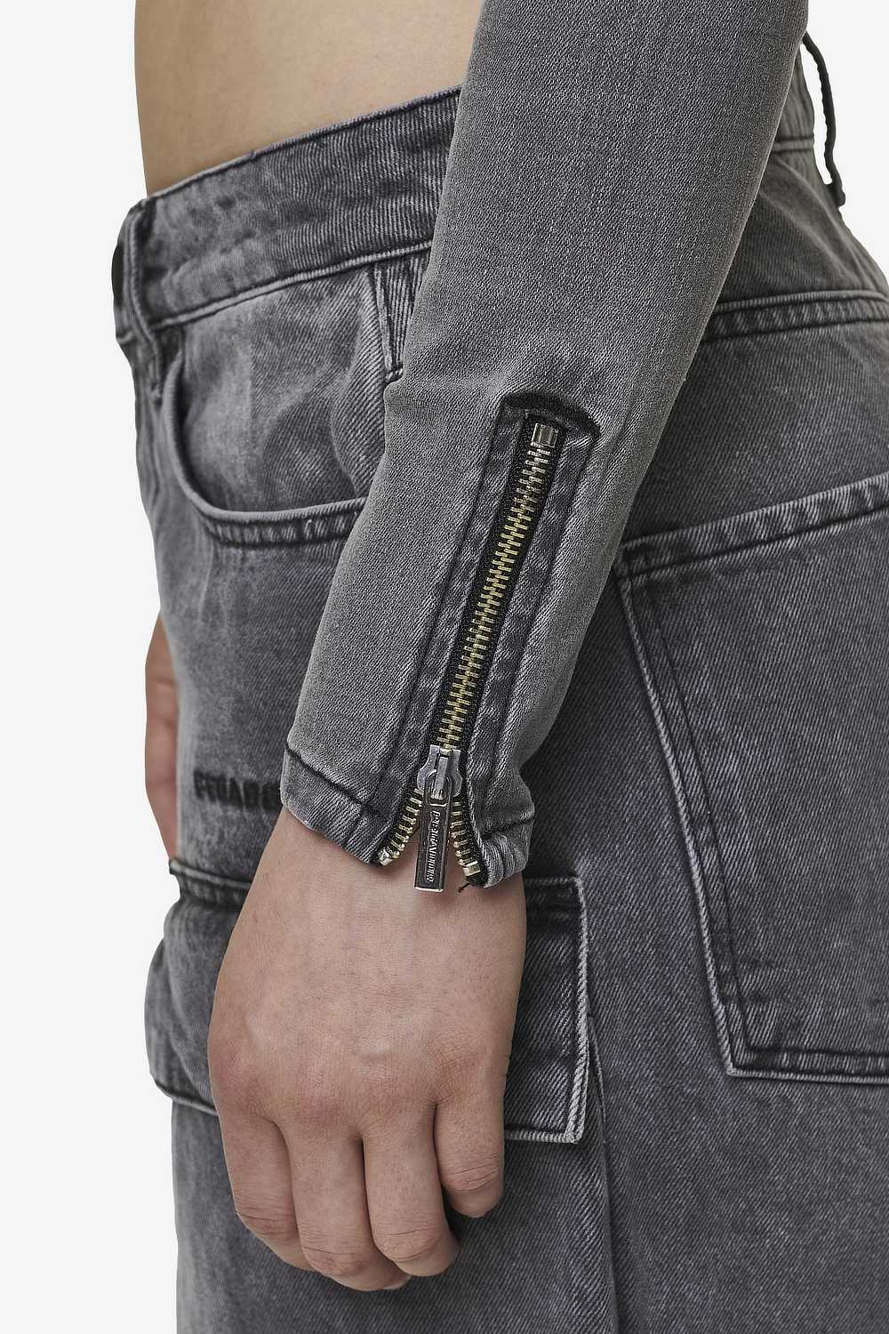 Pegador Elly Denim Biker Jacket Washed Deep Grey Detailshot aus der Most Alive Kollektion für DaHerren