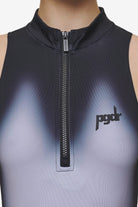 Pegador Ashira Sprayed Zip Bodysuit Black White Detailshot aus der Most Alive Kollektion für DaHerren