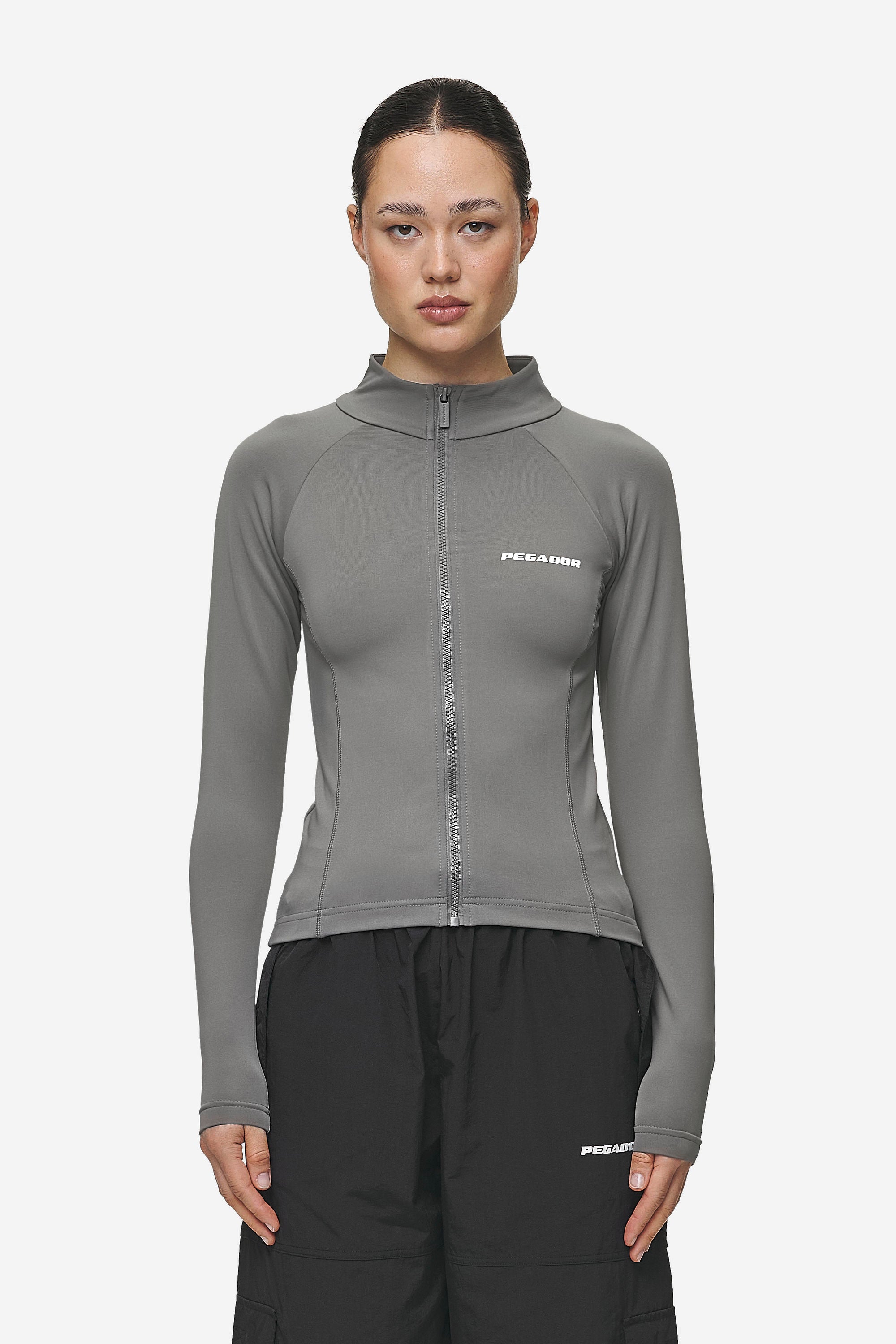 Pegador Tale Zip Longsleeve Deep Grey Hauptansicht aus der Most Alive Kollektion für DaHerren