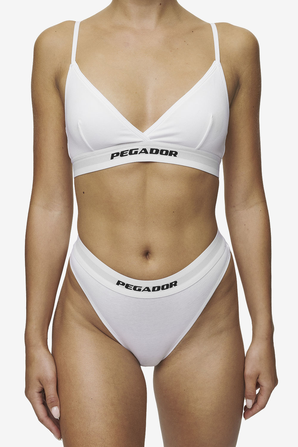 Pegador Senya Triangle Bralette White Black Detailshot aus der Most Alive Kollektion für DaHerren