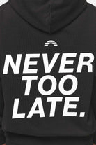 Pegador Airville Oversized Hoodie Black Detailshot aus der Never Too Late Kollektion für DaHerren