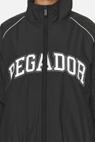 Pegador Bulman Tracksuit Jacket Black Detailshot aus der Never Too Late Kollektion für DaHerren