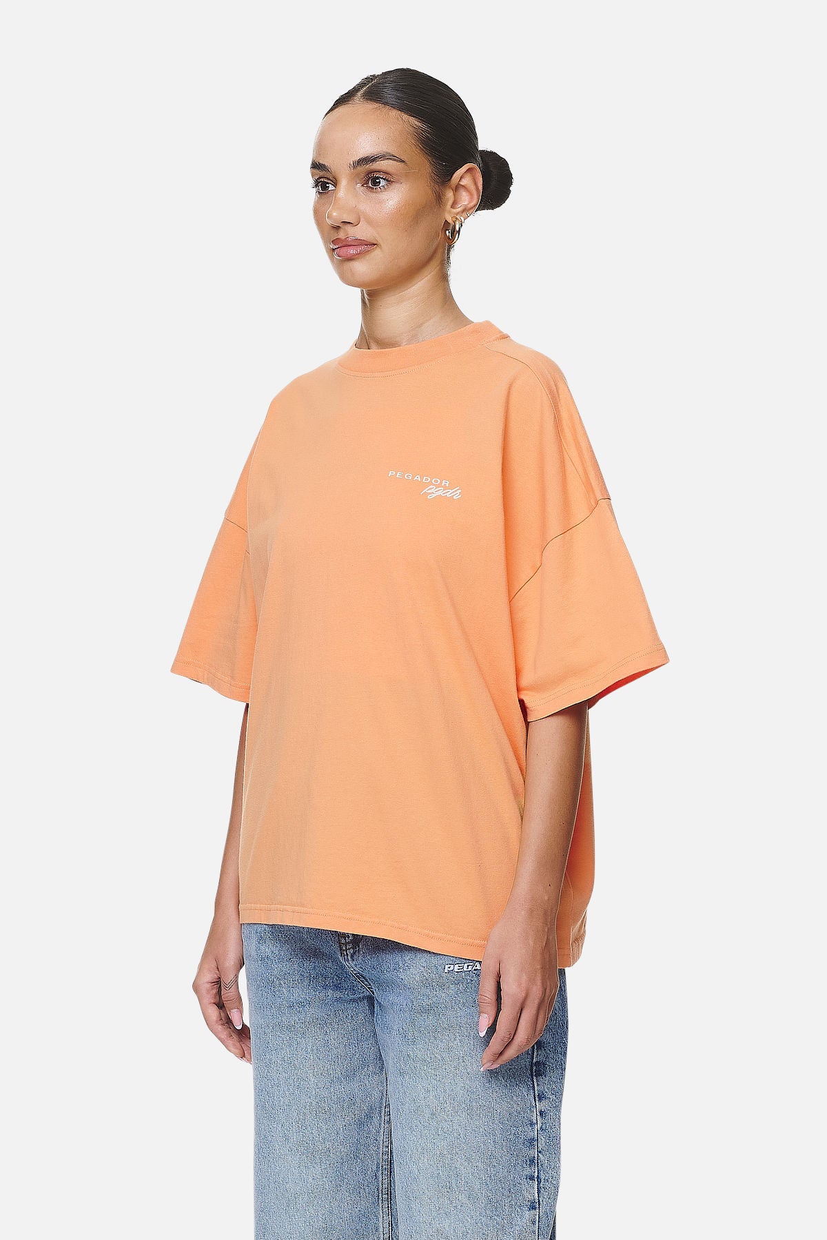 Pegador Berri Heavy Oversized Tee Washed Apricot Gegenansicht aus der Never Too Late Kollektion für DaHerren