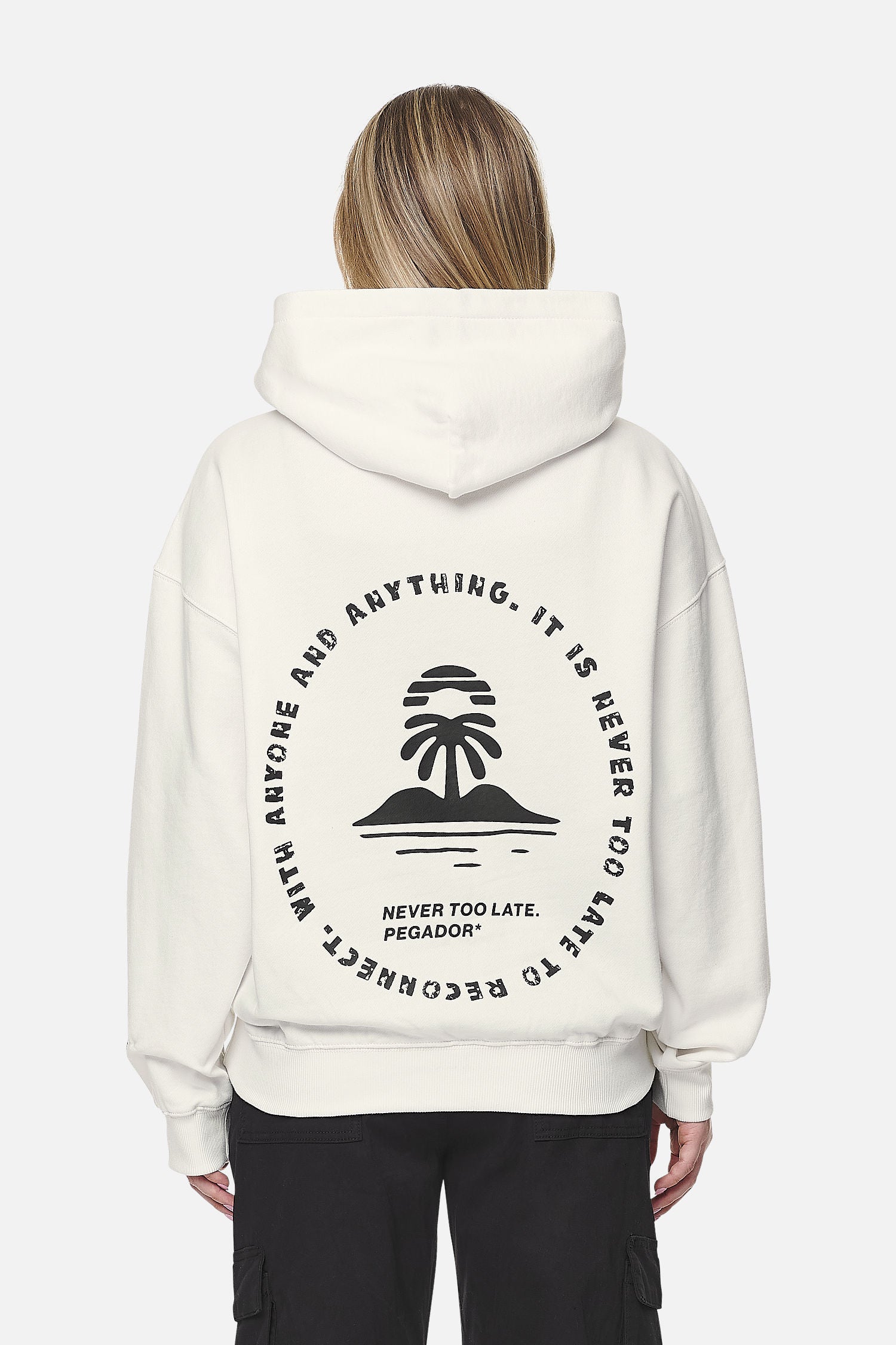 Pegador Palmyra Oversized Hoodie Washed Coconut Milk Hauptansicht aus der Never Too Late Kollektion für DaHerren