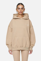 Pegador Berri Oversized Hoodie Washed Safari Sand Seitenansicht aus der Never Too Late Kollektion für DaHerren