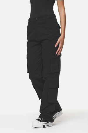 Pegador Tanami Wide Cargo Pants Black Hauptansicht aus der Never Too Late Kollektion für DaHerren