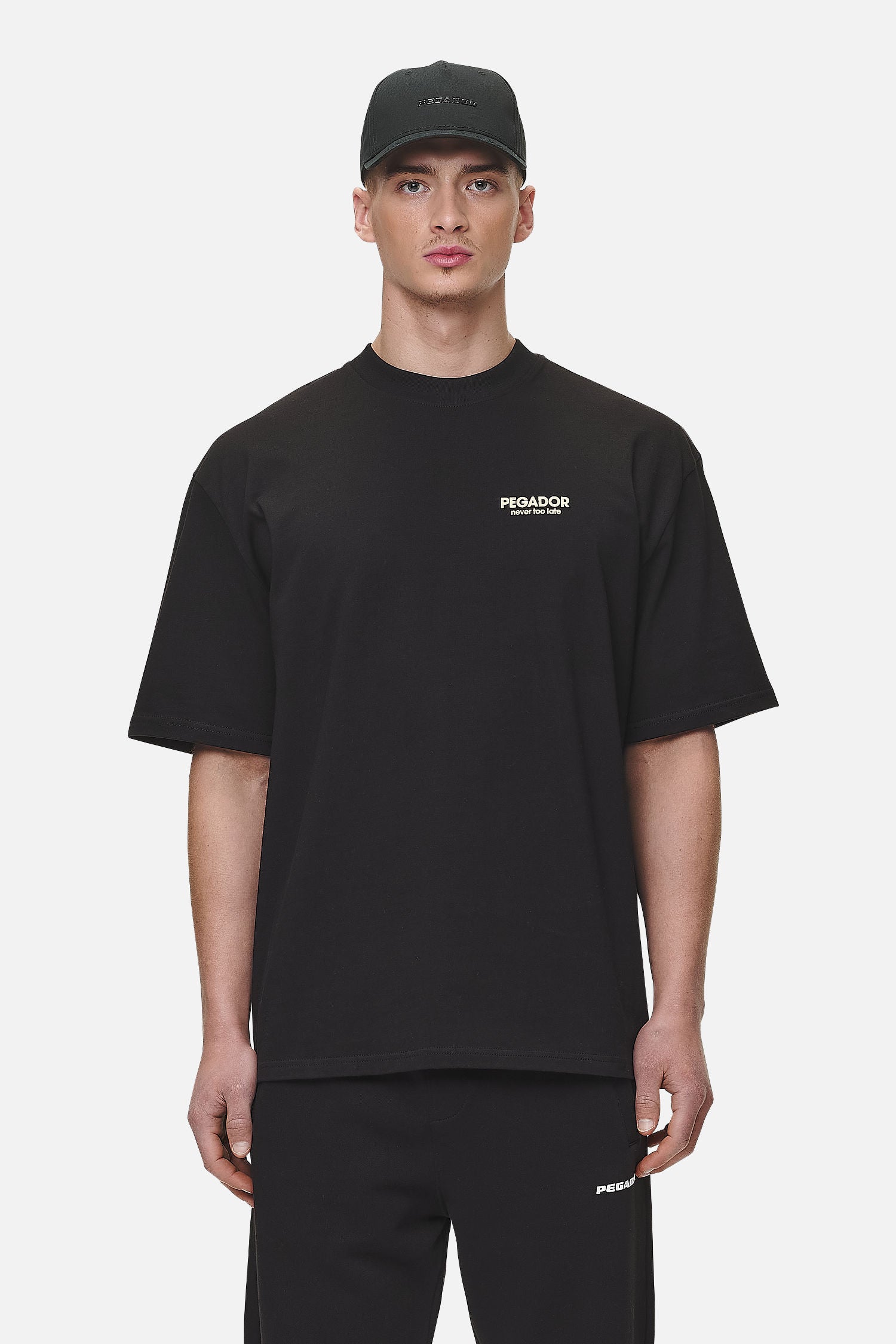 Pegador Alchar Oversized Tee Washed Black Gegenansicht aus der Never Too Late Kollektion für Herren