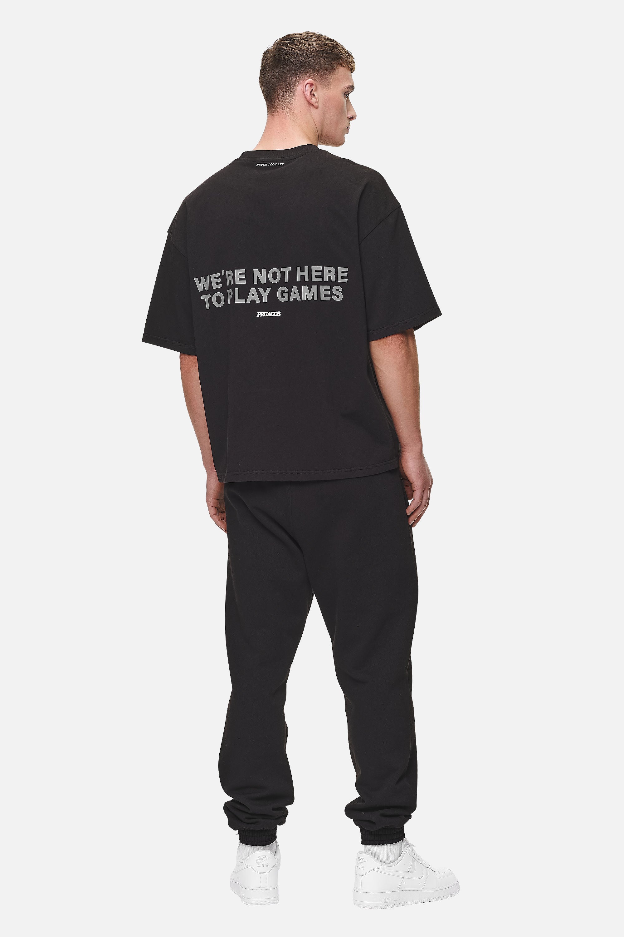 Pegador Antigua Oversized Tee Washed Black Seitenansicht aus der Never Too Late Kollektion für Herren