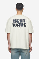 Pegador Dacko Oversized Tee Washed Salty Cream Black Detailshot aus der Next Wave Kollektion für Herren