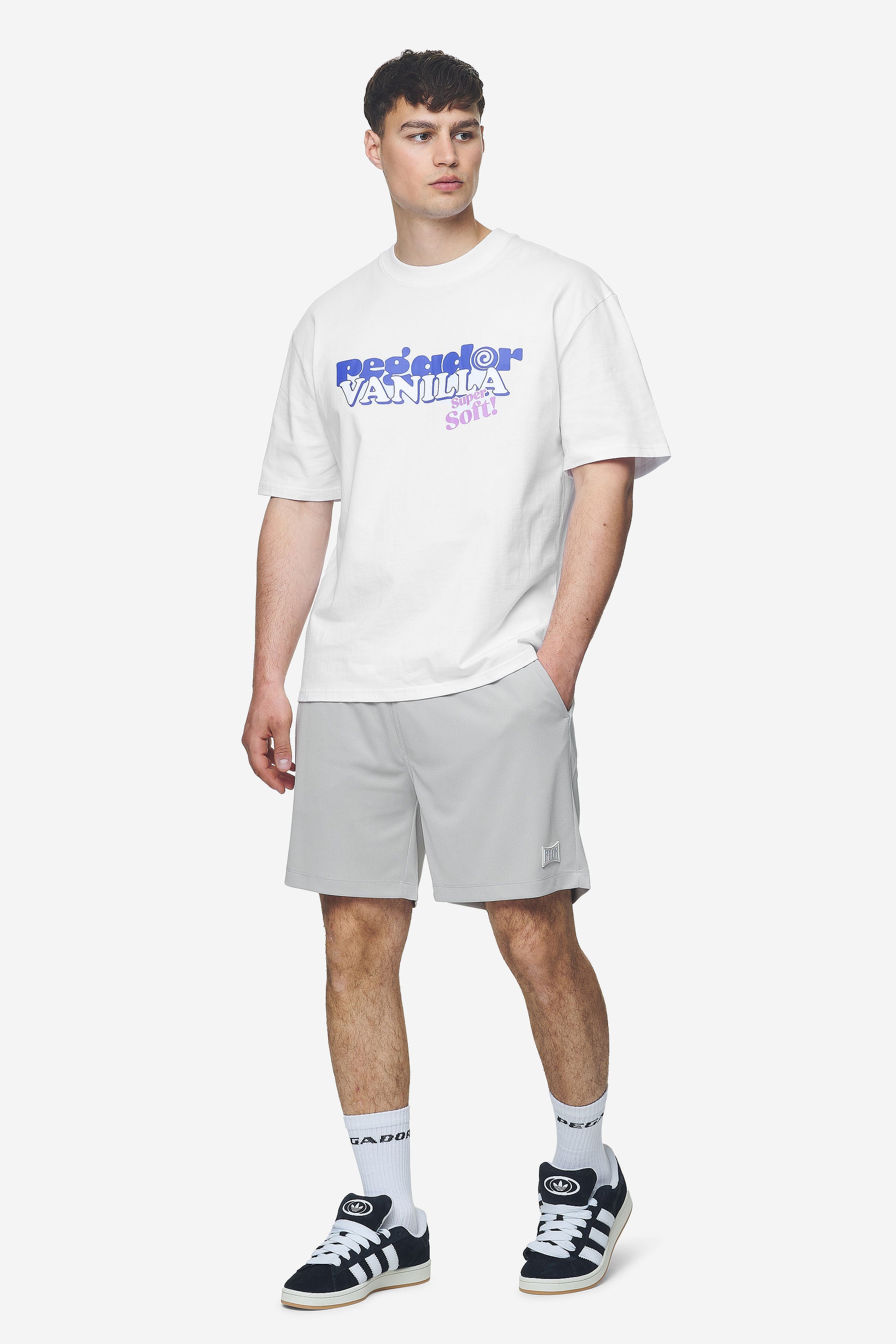 Pegador Hamlin Oversized Tee White Detailshot aus der Next Wave Kollektion für Herren