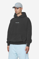 Pegador Colne Logo Oversized Hoodie Vintage Black Baby Blue Gegenansicht aus der Next Wave Kollektion für Herren