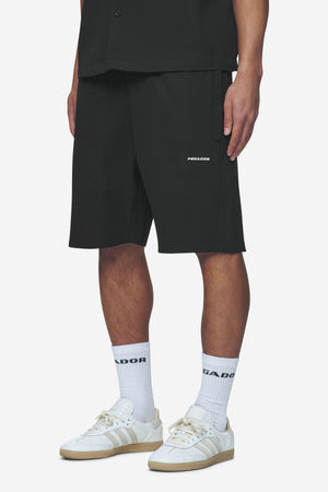 Pegador Troy Plissee Shorts Black Hauptansicht aus der Next Wave Kollektion für Herren